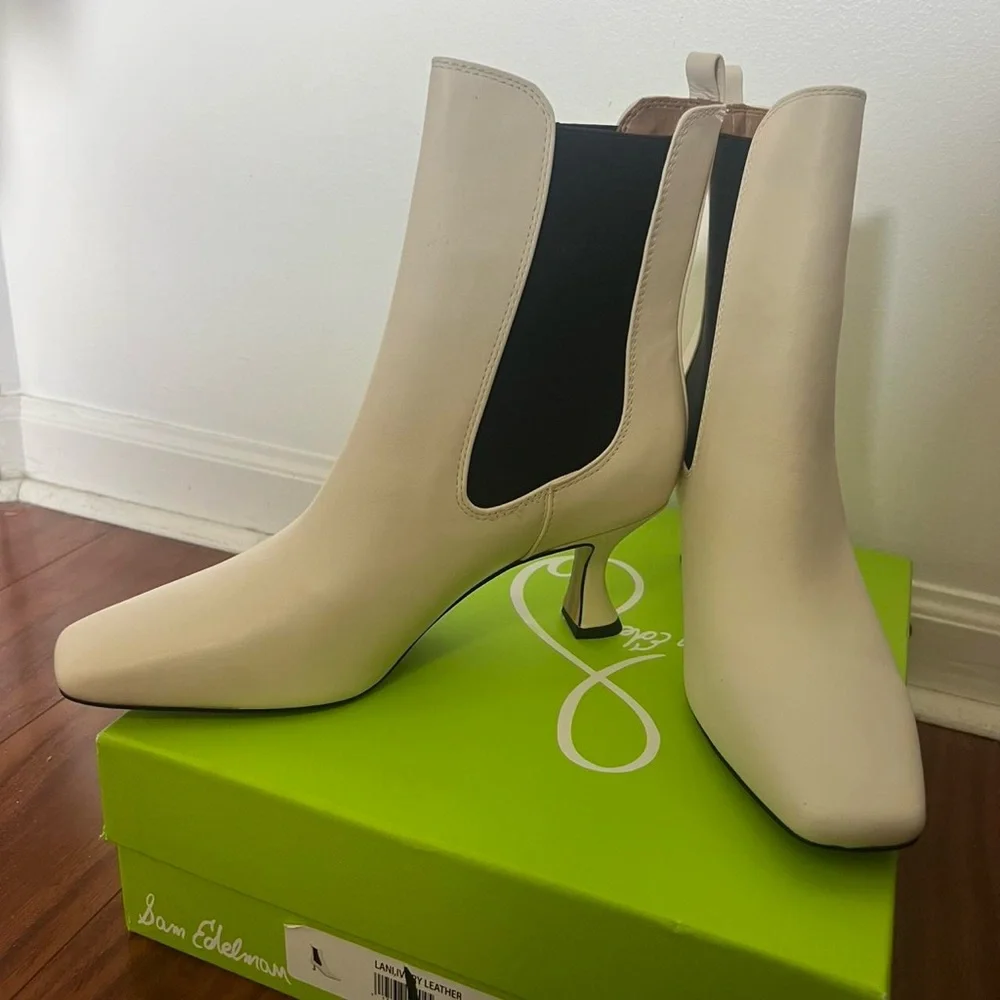 NWOT Cream Chelsea Ankle Boots with Kitten Heel Spring Career Office Work - Picture 4 of 6